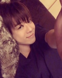 TAKAHIROそっくり・松本和也 添い寝風写真公開「つかっていいよ」