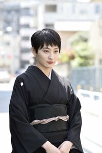 コムアイ、『dele』出演で“死体”の演技に苦戦　菅田将暉に「一回マジで怒られた」