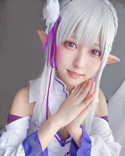 コスプレイヤー・猫田あしゅが『リゼロ』エミリアのコスプレ披露「クオリティ高い」「かわいい界の王かよ」と称賛相次ぐ