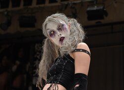 DDT後楽園に“赤井沙希の遠縁”・娑鬼（サキ）が乱入!?　 定例会見で不気味な予告も