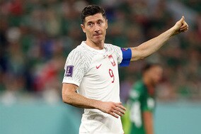 【W杯】ポーランド代表FWレバンドフスキがPK失敗で初得点ならず　メキシコ守護神オチョアが好守で阻止