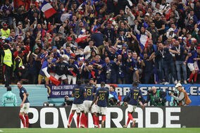 チュアメニの豪快ミドルにジルーの強烈ヘディング弾！ 死闘を制したフランスがイングランドを下してベスト4進出