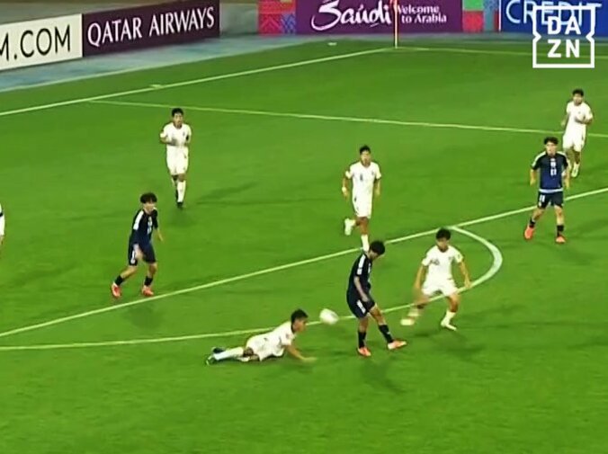 【写真・画像】天才！ 日本代表10番の“華麗すぎるターン”が「本当に美しい」「完璧だ」“ポスト中村憲剛”の大関友翔がファン魅了【U20アジアカップ】　1枚目