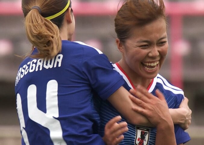 歓喜する谷川萌々子