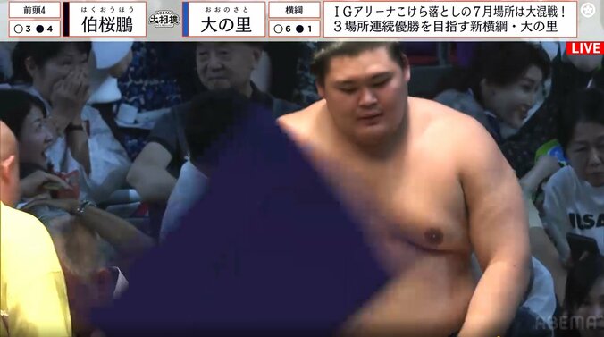 何度も大の里をかすめた座布団