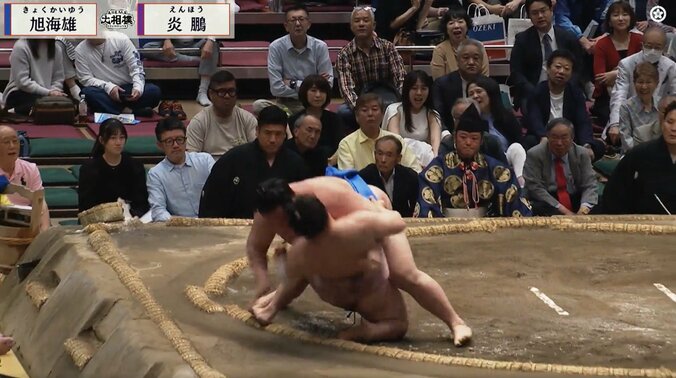 「ヤバい倒れ方」炎鵬の脚がアブナイな方向で…土俵際の決着にファン“ひやり” 館内静まり返るも安堵の拍手 3枚目