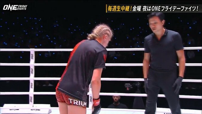 ロシア人美女ファイターに戦慄！ 「怖い、危ない」無慈悲なTKO劇に実況絶句 2枚目