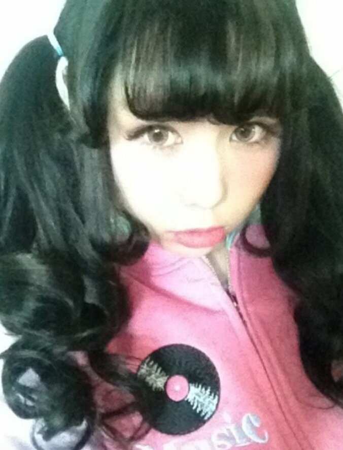 ぺこ、高2の頃の黒髪写真を公開　厳しい校則に試行錯誤 1枚目