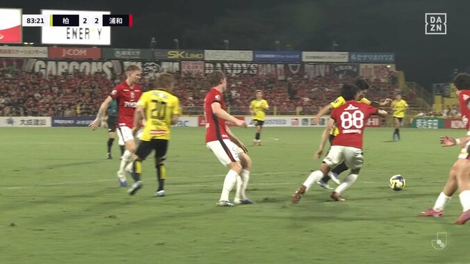 「これはきつい」浦和GK西川、日本代表FWの“緩めシュート”を痛恨のトンネル「文句は言えん」「そもそも打たせない守りを」ファンの意見さまざま 5枚目