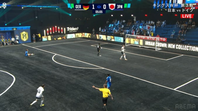 「ちゃんと声かけようぜ！」日本代表、“奇襲”食らって驚愕失点…「もったいない」「これがキングスの難しさ」ドイツFWに独特ルールの“死角”を突かれファン落胆 4枚目