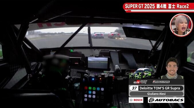 ZとZがまさかの“接触” 痛恨の5秒加算…コース外“押し出し”に「闘志むき出し最高でした」「両者一歩も引かないバトル」 5枚目