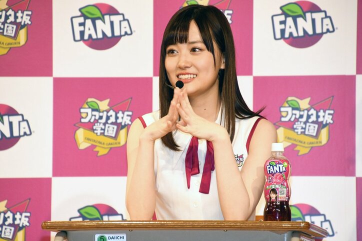 カズレーザー、斎藤飛鳥に「小顔すぎる!」 乃木坂メンバーが「変顔ボトル」に大はしゃぎ