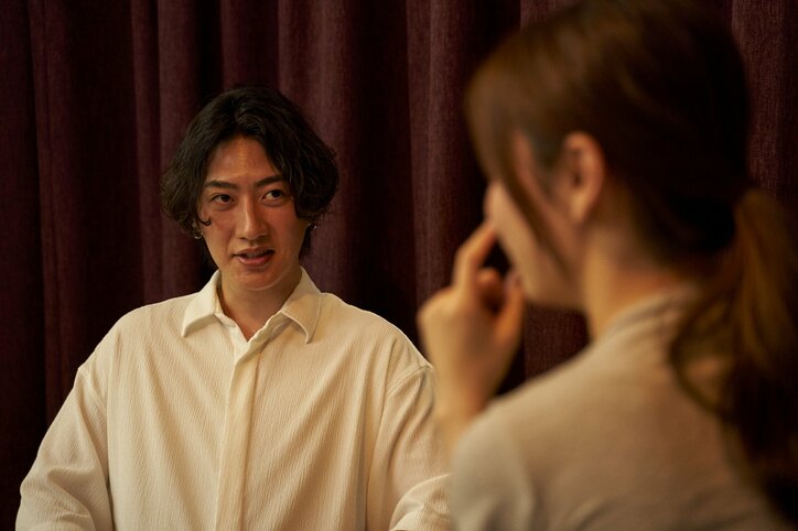 女性から同棲希望が最も多かったNo.1モテ経営者、一人の美女を寝室に呼び出し…「オレのことどう思ってる?」「まだスイッチ入ってない?」