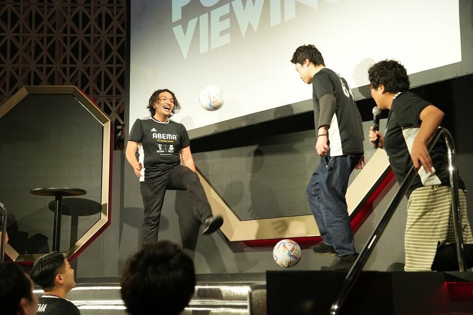日本逆転勝利!初戦ドイツ戦「FIFA ワールドカップ カタール 2022」パブリックビューイングイベントに 見取り図、平成フラミンゴ・RIHO、吉本芸人らが登場
