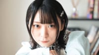 写真集発売のにゃんこスター・アンゴラ村長(30) ベッド上での胸元あらわなセクシーショットが話題