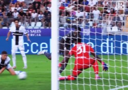 「こりゃ無理だ…」鈴木彩艶の失点に同情の声…ミランの華麗な個人技＆連携にパルマ守備陣が完全崩壊した瞬間「GKはノーチャンス」