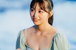 モテモテな橋本環奈似のJKグラドル、美ボディ際立つかわいすぎるビキニ姿披露！「ムズムズする」天然俳優が海辺で衝撃アプローチ『オオカミくん』4話