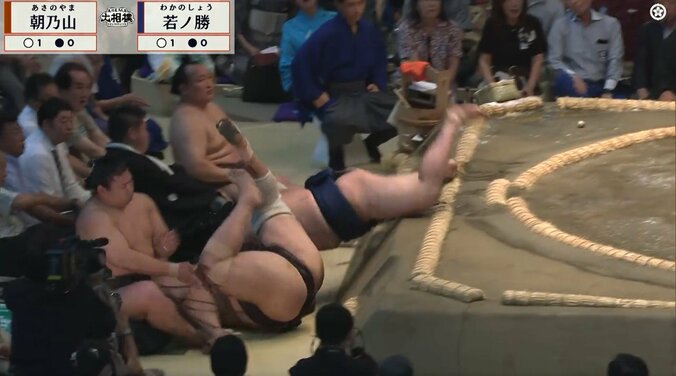 若手力士、元大関・朝乃山にマジ張り手“2連発”！「ガチンコ相撲」「ほぼ右ストレート」「しびれたわ」ファン騒然 5枚目