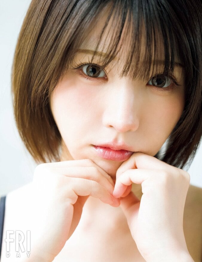 巻頭グラビア：えなこ