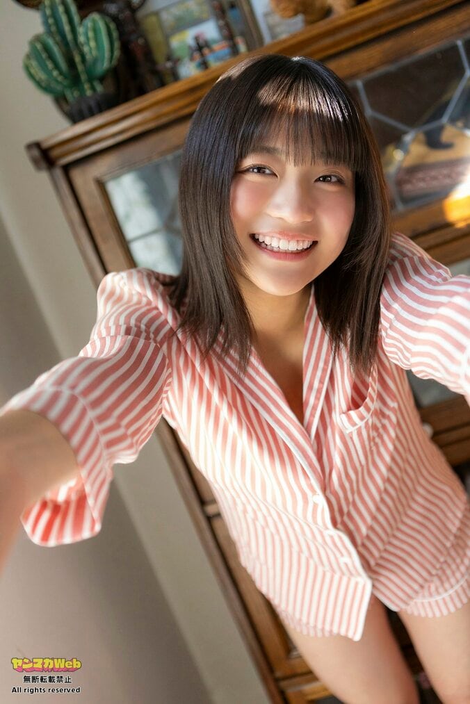 群青の世界・辻夏鈴、パジャマ＆部屋でゴロゴロ姿 ヤンマガWeb「NEXT推しガール！」 2枚目