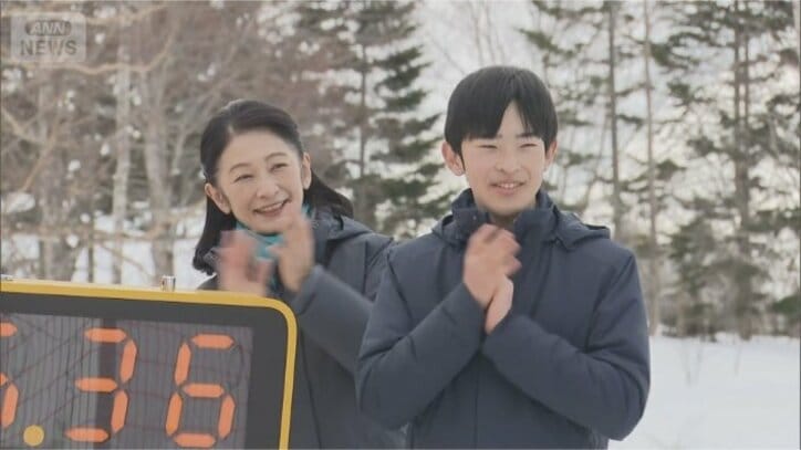 選手らに拍手を送るお二人