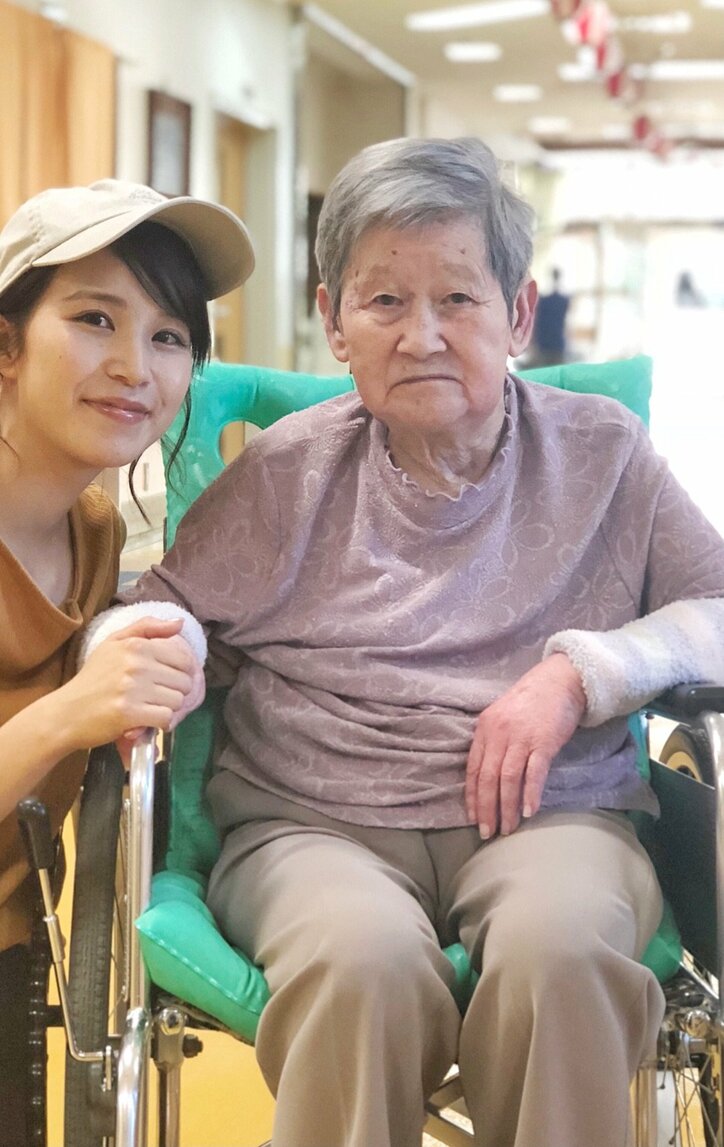 はんにゃ 川島の妻 大好きな祖母の旅立ちを報告 おばあちゃんに育てられて本当よかった 話題 Abema Times