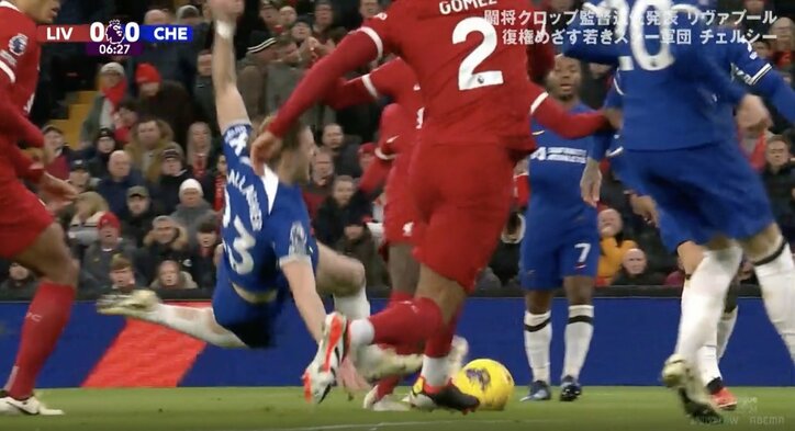 【写真・画像】スタジアム騒然！「どういう動き！？」「エグすぎる」 DFの間をぶち抜く無回転“弾丸ミドルシュート”が炸裂した瞬間　GKが吹っ飛んだ強烈な一撃　1枚目