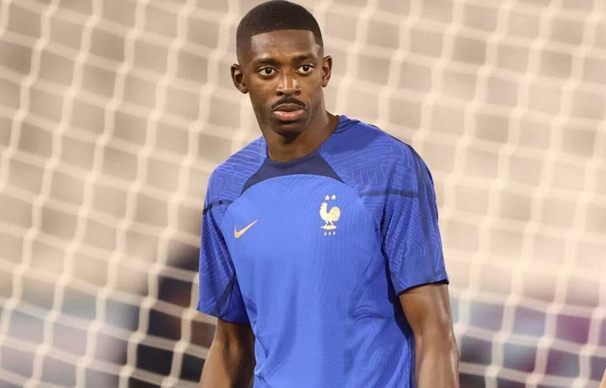 ウスマヌ・デンベレ直筆サイン入り超大型写真…Ousmane Dembl