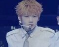 「18歳でこの色気」「めちゃくちゃイケメンになってる!」昨年デビューした日本人K-POPアイドルが話題!CLOSE YOUR EYES、スーツスタイルのシックなパフォーマンスに歓声「イケメン集団」