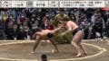 「いい足腰」「良く残った」力士の諦めない気持ちが生んだ一瞬の踏ん張りに拍手喝采 「あれで倒れないのすごい」逆転劇を視聴者称賛
