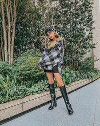 みちょぱの美脚際立つミニスカ姿に絶賛の声「超絶スタイル抜群だし綺麗＆美人」