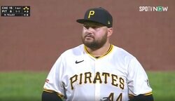 「今年最悪の判定」審判もやる気なし？ 緊急登板した野手が「酷すぎる」 山なり投球、死球乱発で大荒れ