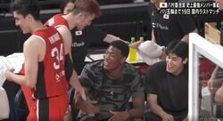 八村塁に“異変”が起きた？ まさかのリアクション　一体、何が起きた…！？ “リアル桜木”川真田がベンチで見せた謎の動きが話題に 「こういうとこ好き」「マイキー愛されすぎ」