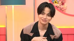 菊池風磨「完全に地元にいる」元気JKギャル＆タンクトップ大好きお祭りイケメンのペアに前のめりで注目『オオカミくん』1話