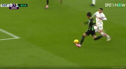 「別格すぎた」三笘薫、6試合ぶりリーグ復帰戦でフル出場＆決定機創出！ワントラップから超加速の抜け出し→拍手喝采のフィニッシュシーン