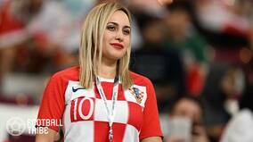 クロアチア代表美女サポの“豊満バスト”に釘付け！ハイレグ姿で話題も