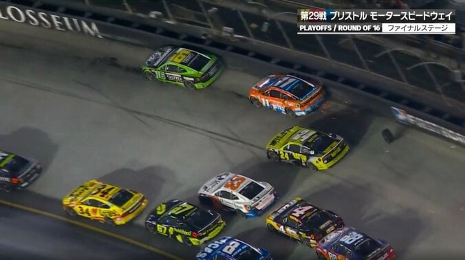 クラッシュでホイールが「壊れた」 真っ二つで火花散るも「ぶつかる前に壊れたのでは」 まさかの事実が判明した「珍しいアクシデント」 3枚目