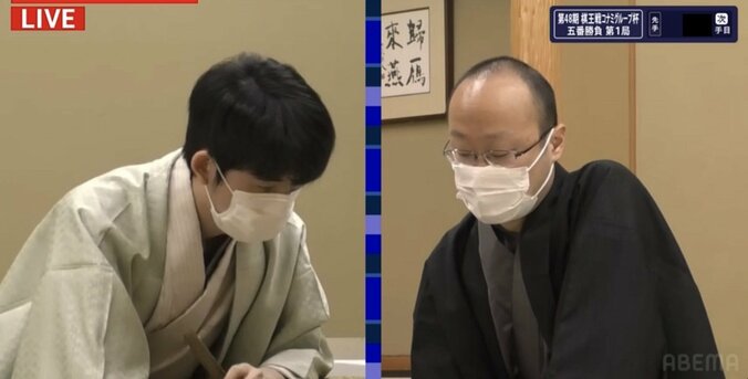 渡辺明棋王VS藤井聡太竜王 戦型は「角換わり腰掛け銀」注目の開幕局はハイスピードで中盤に突入／将棋・棋王戦五番勝負 1枚目