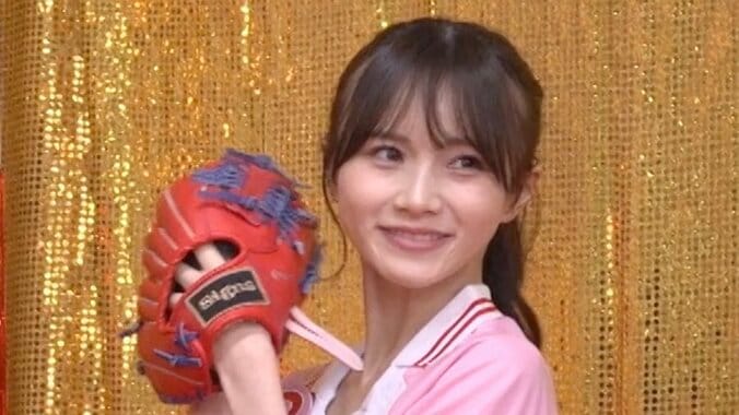 【写真・画像】“ノーバン始球式”登場のご褒美美女、不安定なフォームの真相が明らかに “英語禁止ボウリング”舞台裏に密着　1枚目