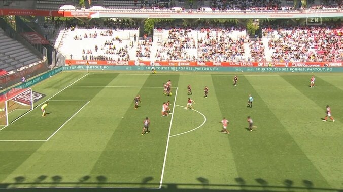 「感じてくれよ」中村敬斗、絶妙スルーパスが惜しくも… 「素晴らしいパスが涙」DFの隙間射抜く“アシスト未遂”に感情露わ 3枚目