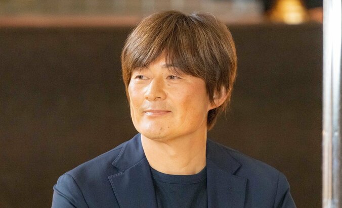 元サッカー日本代表・岩本輝雄さん、50歳で“結婚歴ナシ”の理由明かす 葉山の別荘も公開 1枚目