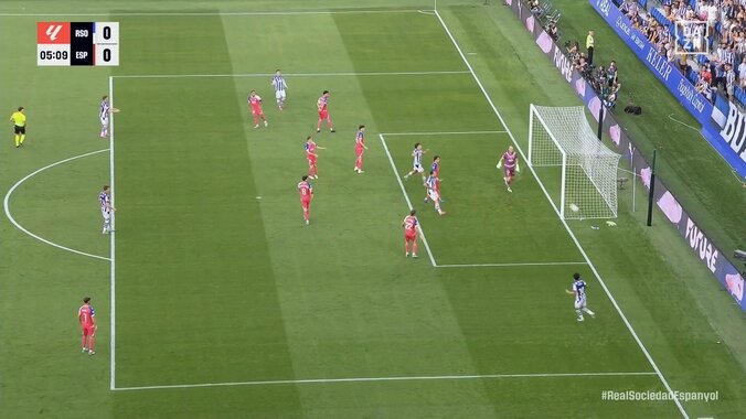 久保建英、“急加速”突破から絶妙コースへの逆足ピンポイントクロスで決定機演出「圧力になっている」 5枚目