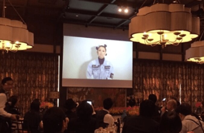 やしろ優、披露宴で倖田來未からのお祝いメッセージが届く「ほんとに大好きです」 1枚目