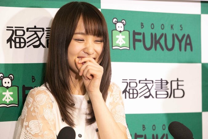 菅井友香、“ニンジン30本分”のダイエットをして臨んだ写真集に「恥ずかしい」連発 5枚目