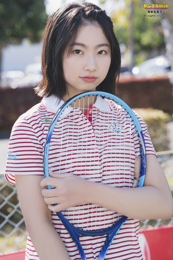 モー娘。井上春華、“名門学校のテニス部”テーマのグラビア 「週刊！ハロプロ写真館」カット公開 2枚目