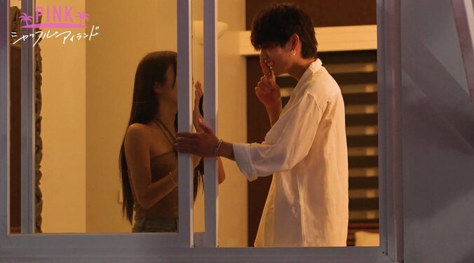 【写真・画像】白肌まぶしい美女ダンサーの部屋にイケメン美容師が窓から侵入「誰ですか…？」 　2枚目