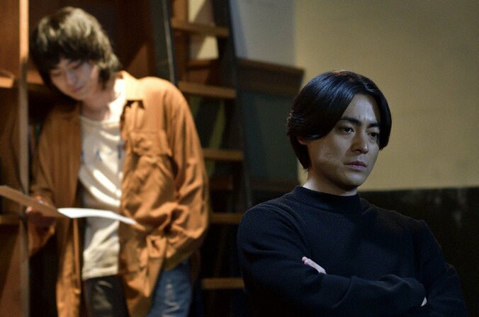 祐太郎（菅田将暉）が詩織（コムアイ）の死体を発見　残されたエンディングノートに書かれていたのは…『dele』第2話あらすじ（場面写真15枚） 7枚目