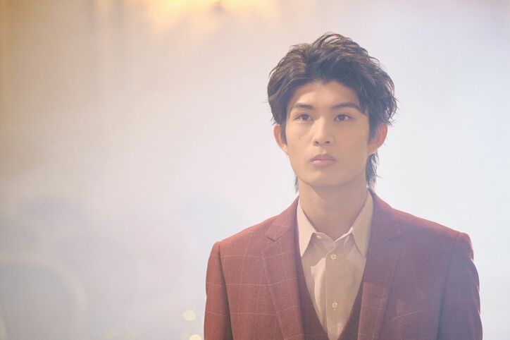 「えっ、どうしよう私…」元=LOVE・齊藤なぎさの“初めての恋”が早くも動き出す?『花束オオカミちゃん』第1話の場面写真が公開