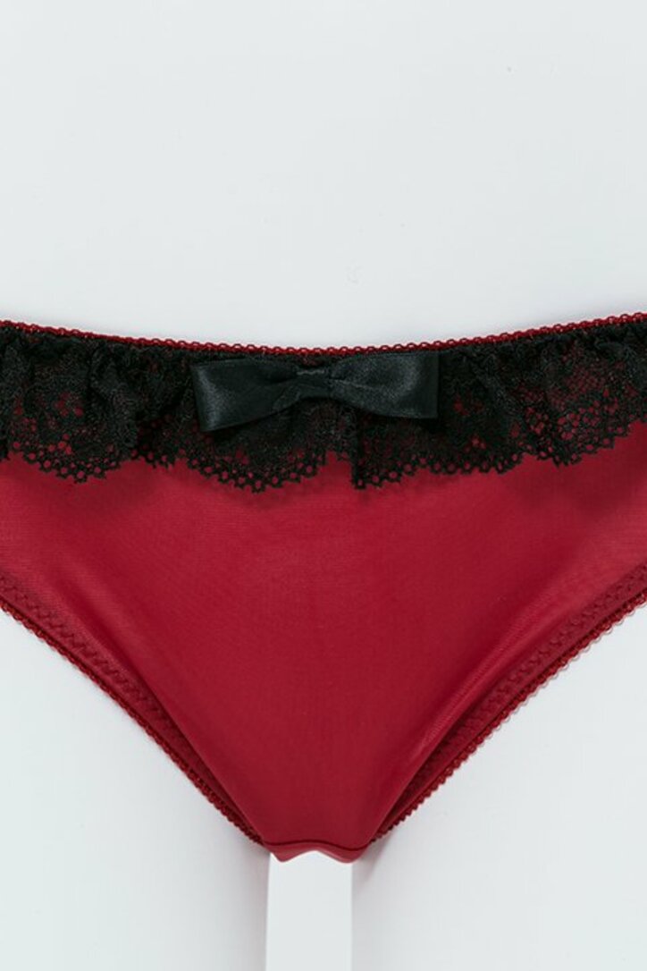 『ローゼンメイデン』真紅と水銀燈が大人可愛いランジェリーに【画像22枚】