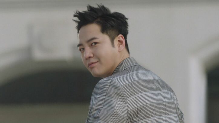 チャン・グンソクが天才詐欺師&堅物エリート検事の2役を熱演!痛快ドラマ『スイッチ ~君と世界を変える~』